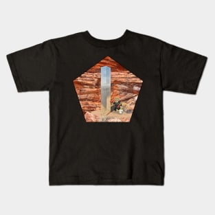 Monolith In Utah Two Faces Frog Kids T-Shirt